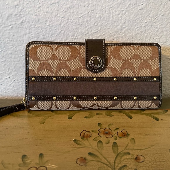 Coach Handbags - Vintage Coach Wallet